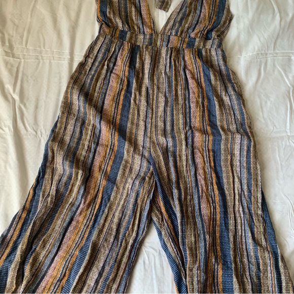 ୨୧ ･ﾟ✧ Wild Fable Striped Deep V-Neck Halter Jumpsuit - Picture 5 of 8
